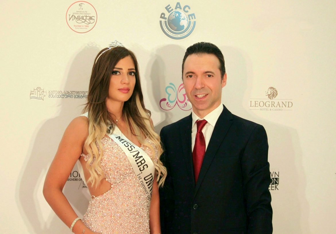 Jana & Sani after coronation on the Press Wall 1