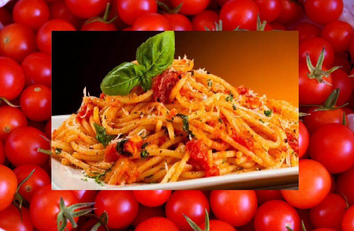 المعكرونة بصلصة البندورة