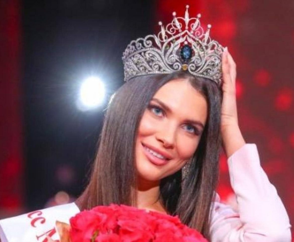 صورة تفضح ملكة جمال روسية